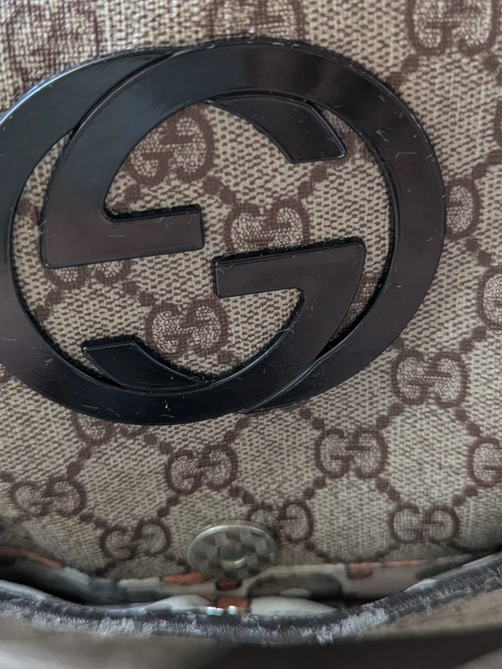 GUCCI GG SUPREME INTERLOCKING G CROSSBODY